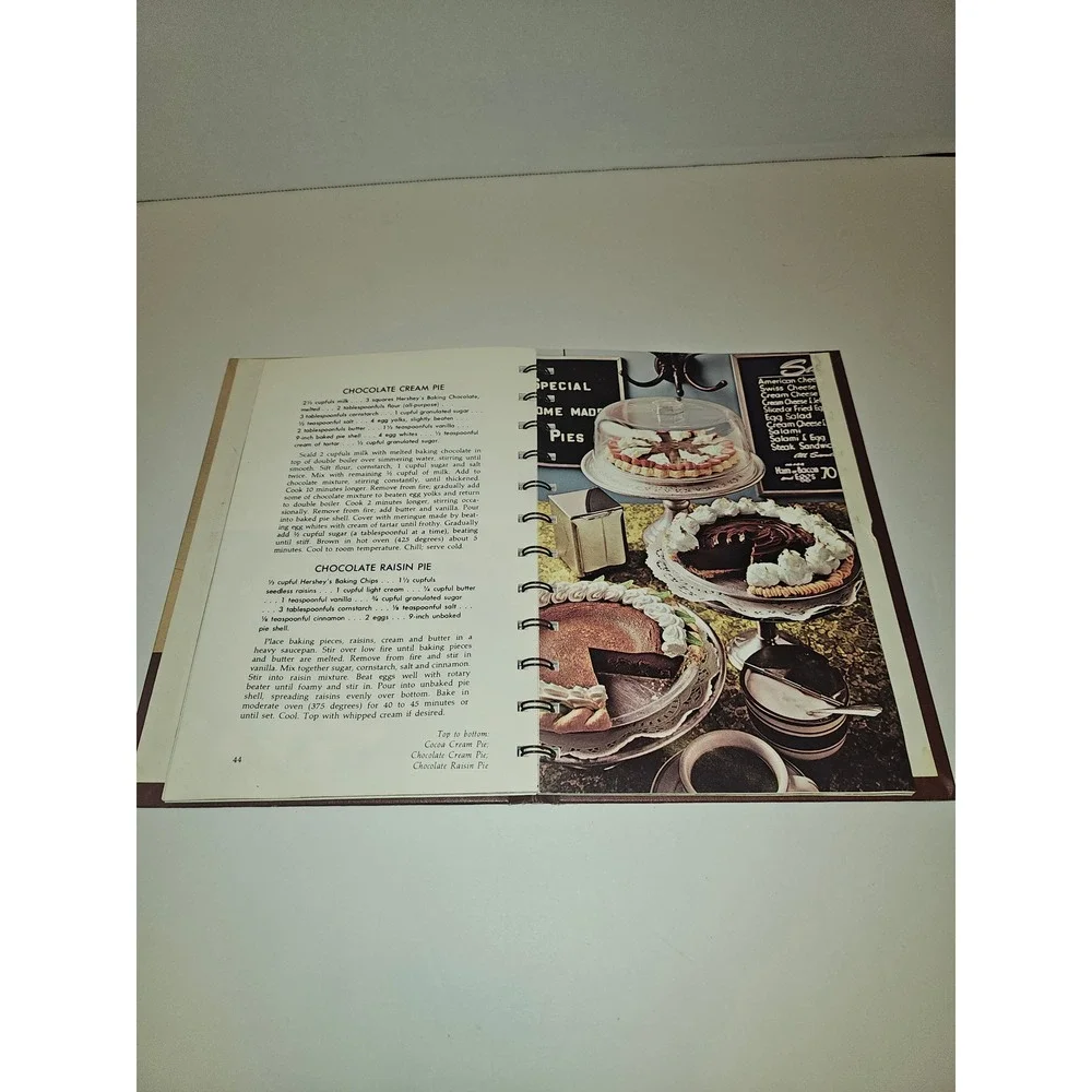 Hershey's 1934 Chocolate Cookbook Spiral bound Hanrdcover 1971 twelfth Recipes